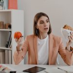 Cum să îți protejezi pielea de efectele stresului prin alimentație corectă