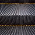 Rafturile metalice ca element industrial chic