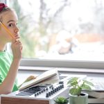 10 idei de activități care îți vor stimula mintea și creativitatea