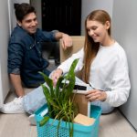 Cum să reduci zgomotul în locuințele urbane