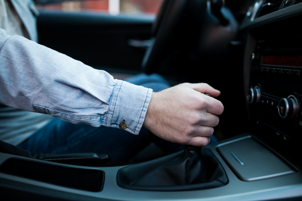 Cum alegi între cutie manuală, automată și CVT pentru stilul tău de condus