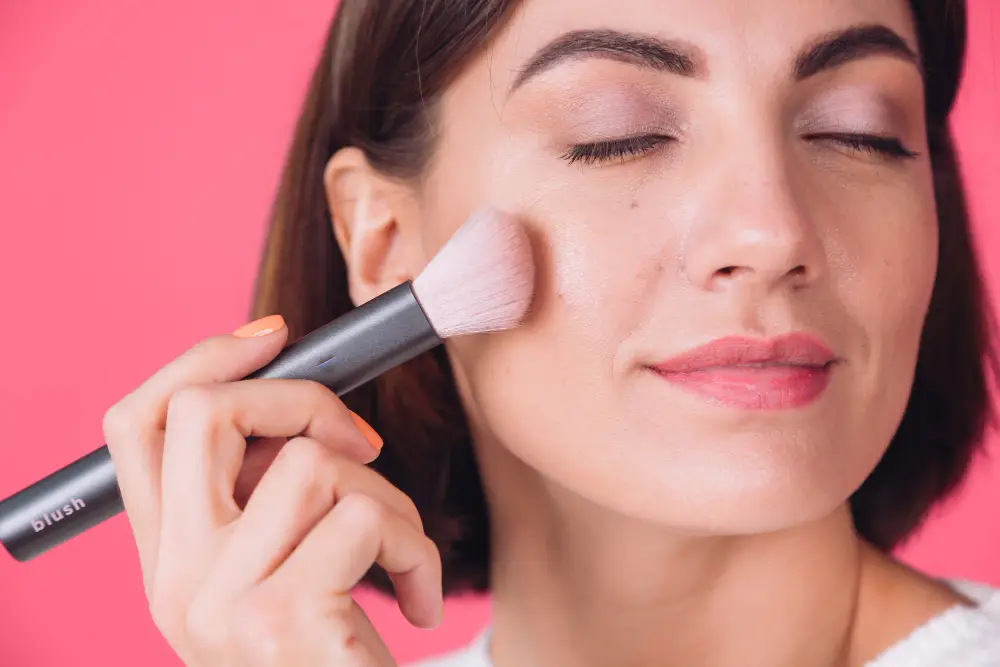 Blush cremă sau blush pudră: cum alegi textura potrivită