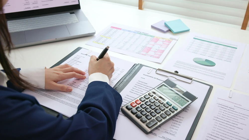 Cum explici corect taxarea beneficiilor extrasalariale fără limbaj fiscal complicat?